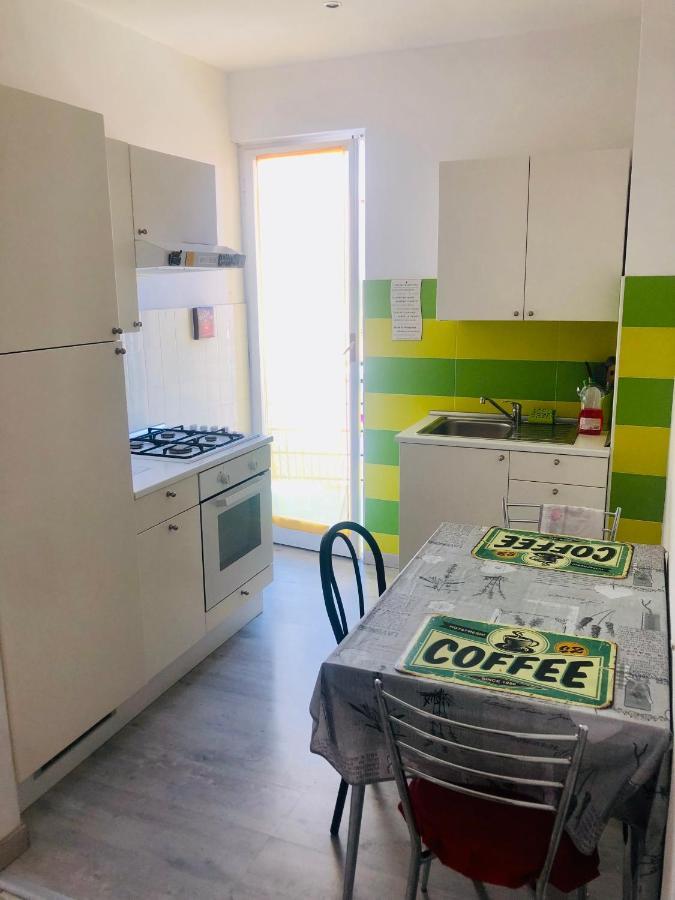 Peaceful Apartment 1 Minute Walk To The Beach Ventimiglia Bagian luar foto