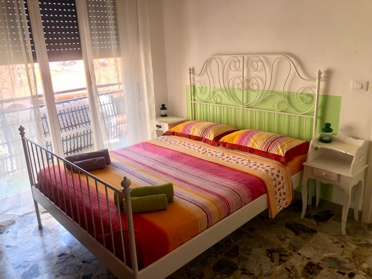 Peaceful Apartment 1 Minute Walk To The Beach Ventimiglia Bagian luar foto