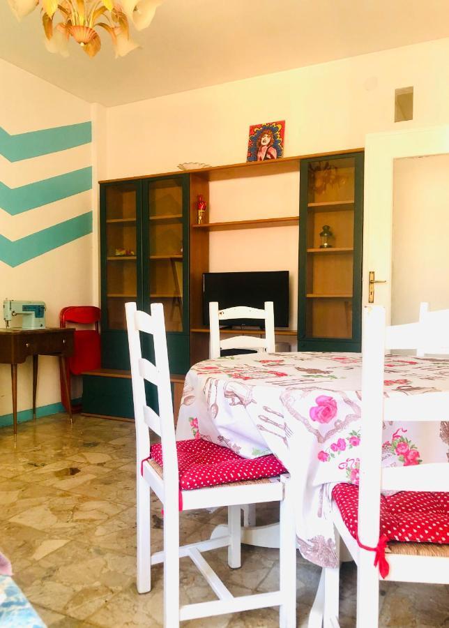Peaceful Apartment 1 Minute Walk To The Beach Ventimiglia Bagian luar foto